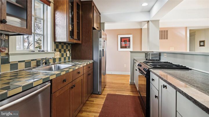 Property Photo:  136 N Irving Street  VA 22201 