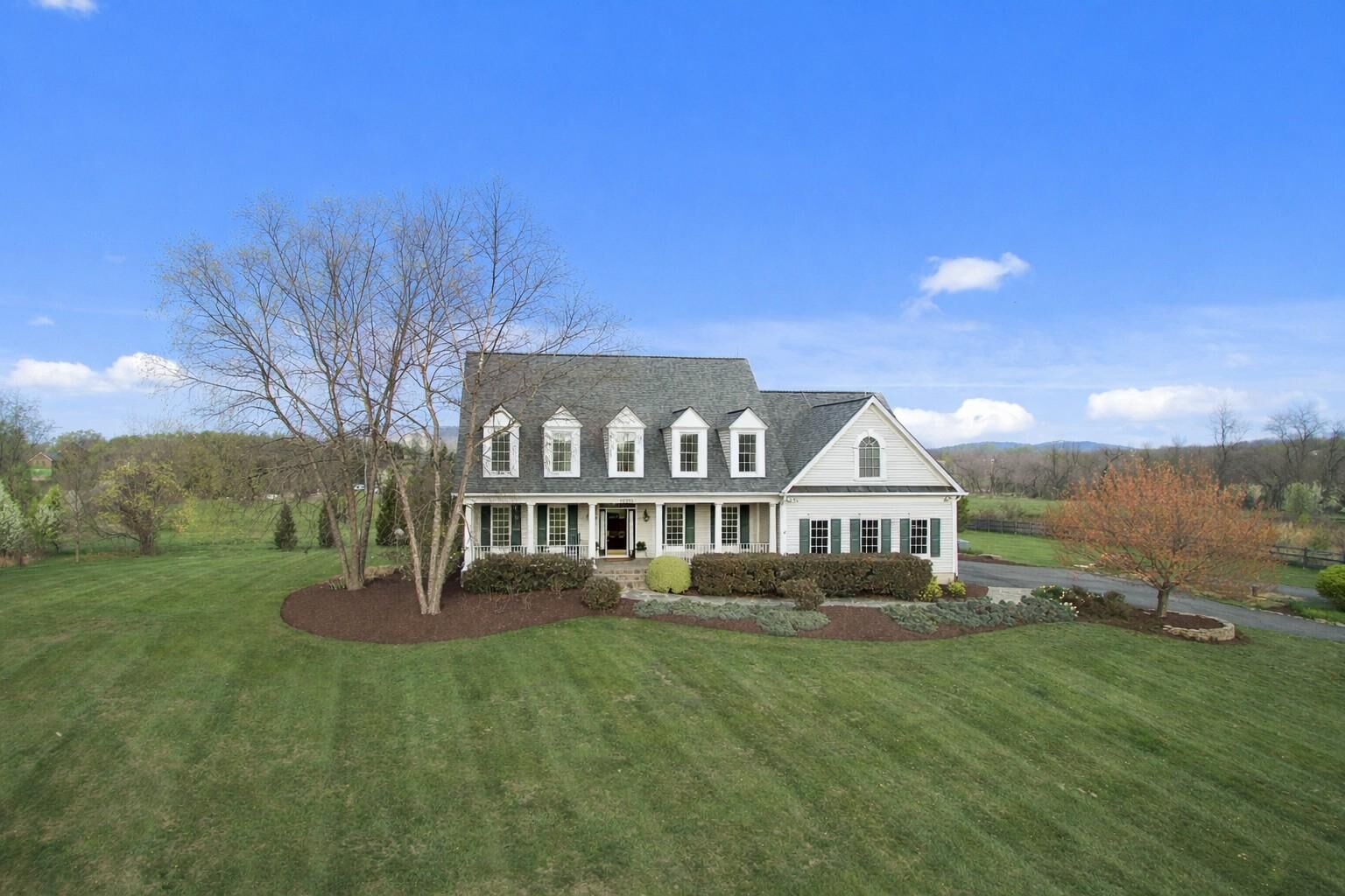 Property Photo:  15371 Limestone School Road  VA 20176 