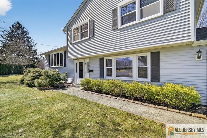 Property Photo:  7 Griggs Road  NJ 08512 