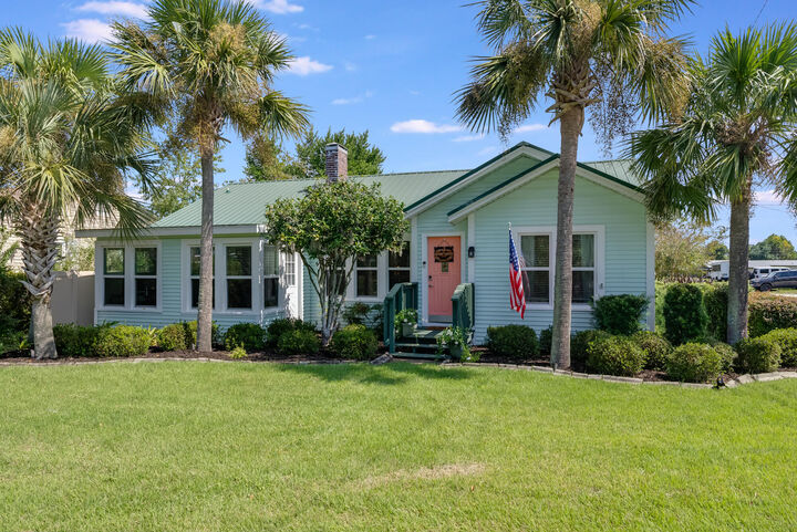 Property Photo:  200 N Cove Boulevard  FL 32401 