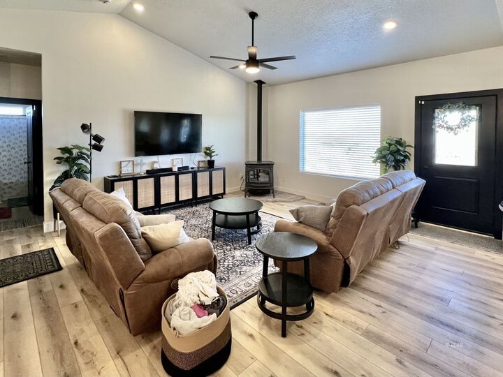 Property Photo: 117 Lawndale Drive NV 89815