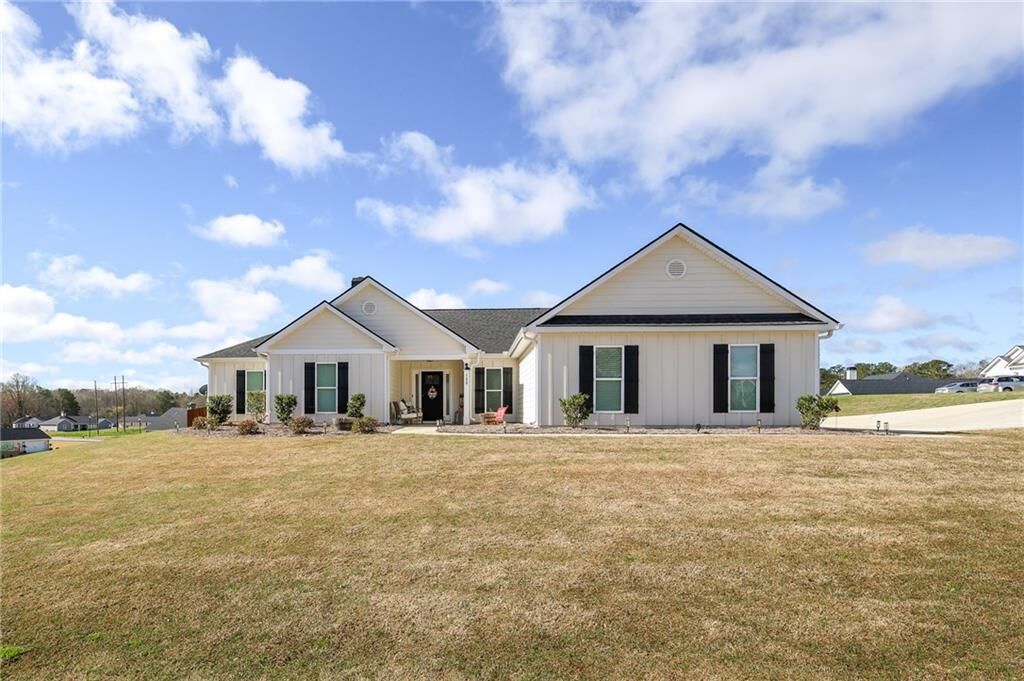 Property Photo: 122 Advent Drive GA 30680