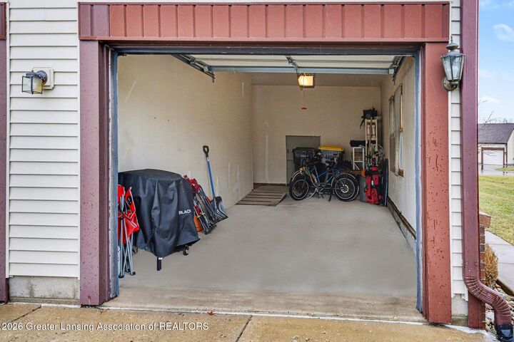 Property Photo:  1111 Sunview Drive  MI 48879 