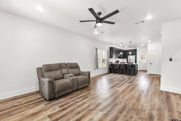 Property Photo:  101 W Ross Street  TX 75482 