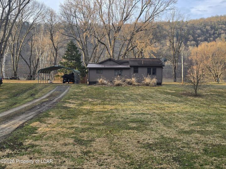 Property Photo: 33 Black Diamond Beach Road PA 18657