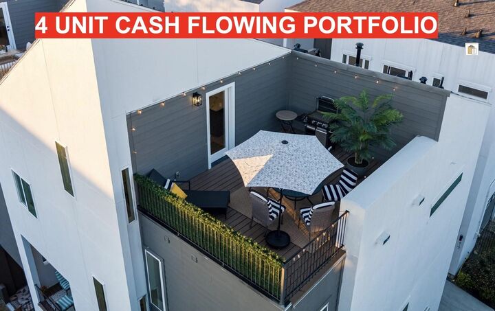 Property Photo: 915 Thompson Street TX 77007