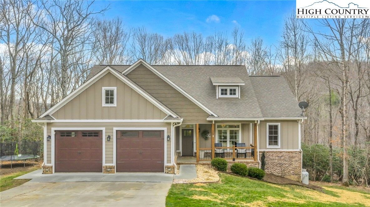 Property Photo:  362 Fairway Oaks Drive  NC 28694 