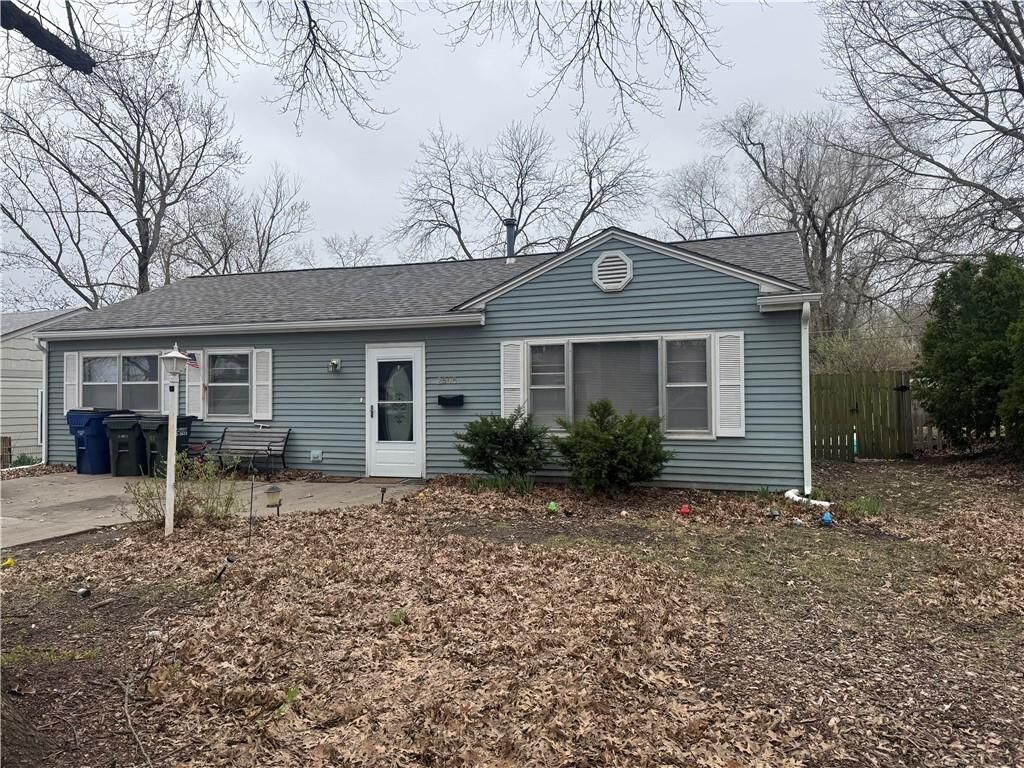 Property Photo:  2505 Moundview Drive  KS 66049 