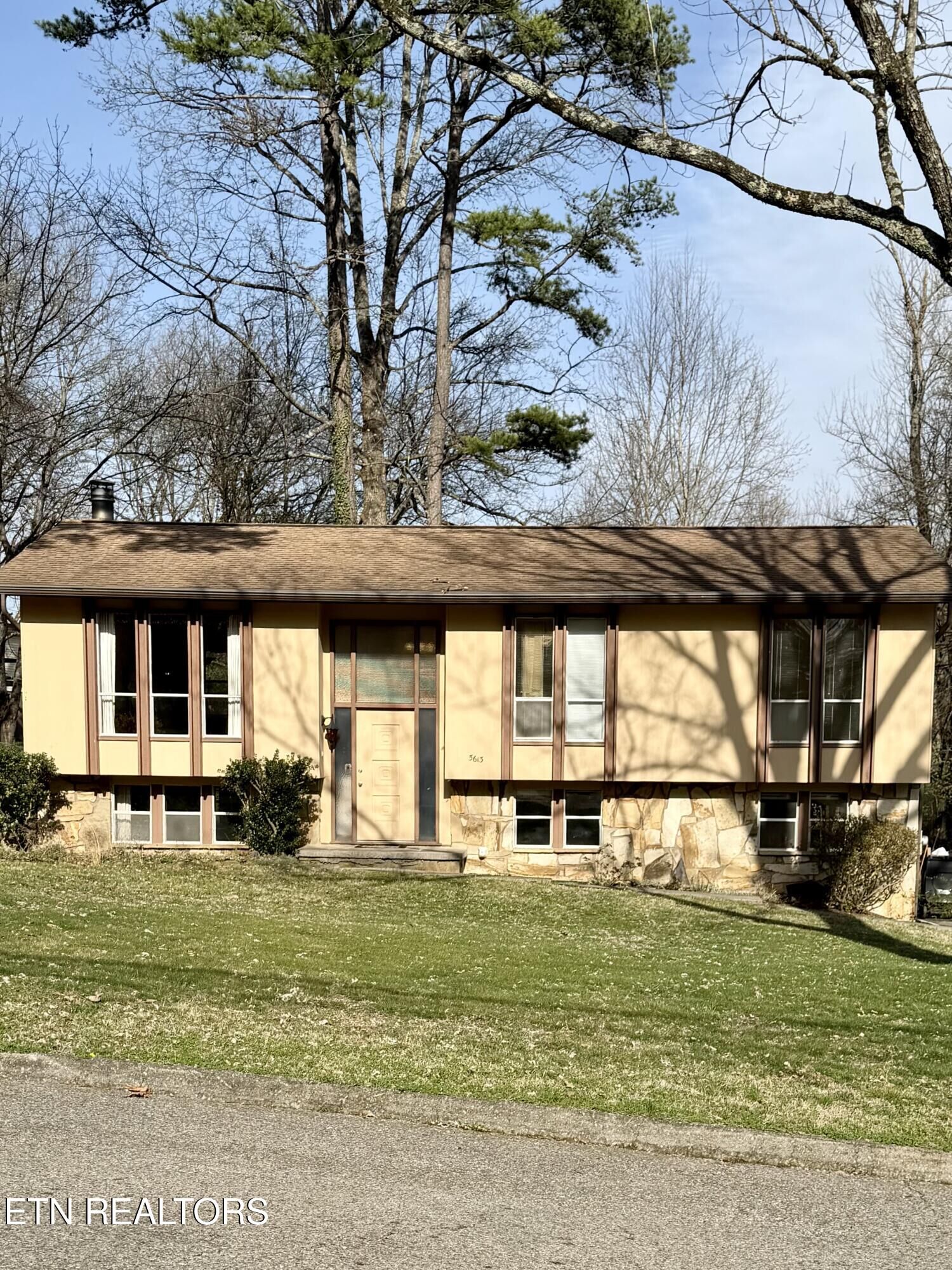 Property Photo: 5613 Outer Drive TN 37921