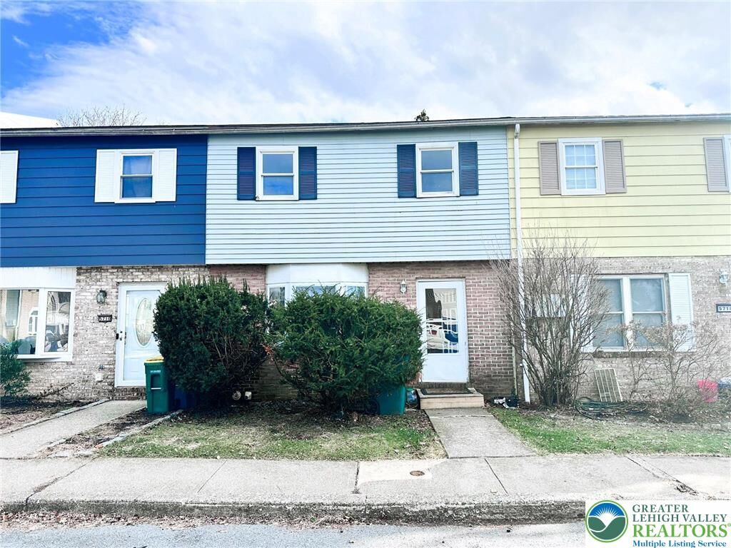 Property Photo:  5714 Greens Drive  PA 18106 