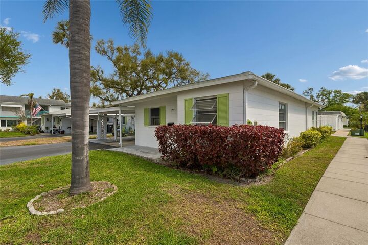 Property Photo:  6026 Lilli Way  FL 34207 