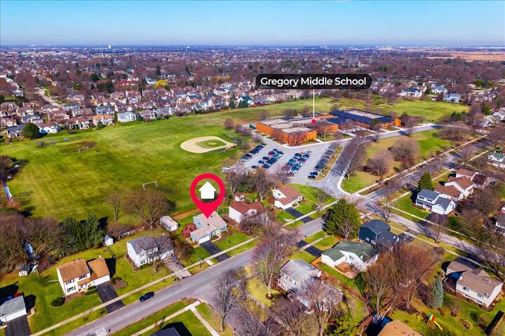 Property Photo: 2725 Springdale Circle IL 60564