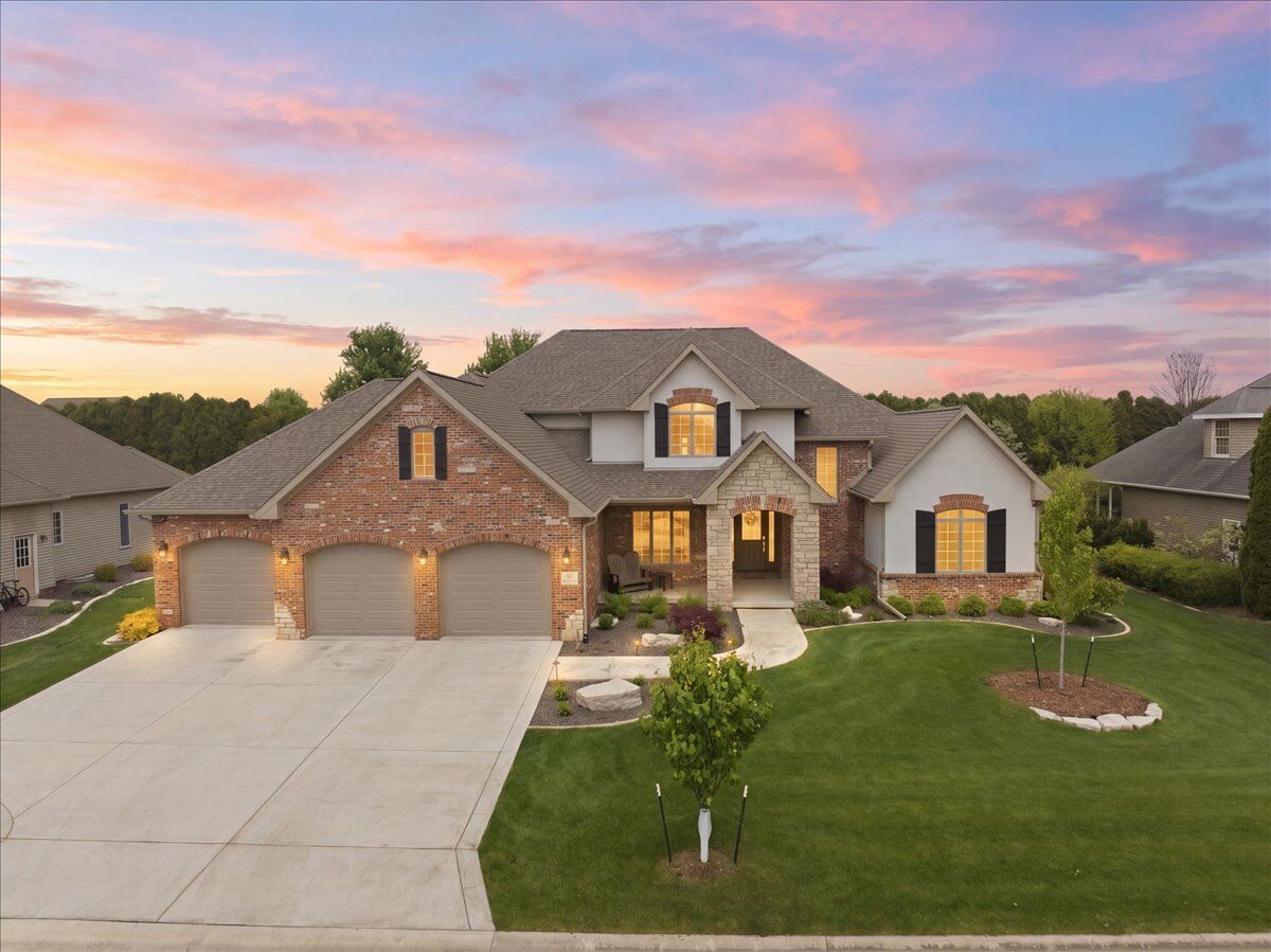 Property Photo: 34 Stonebrook Court IL 61704