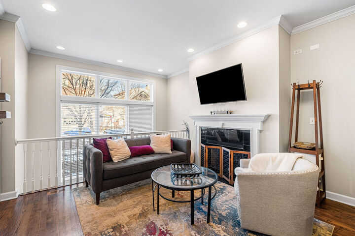 Property Photo:  3035 N Racine Avenue 1  IL 60657 