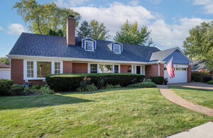 Property Photo:  372 Stratford Road  IL 60016 