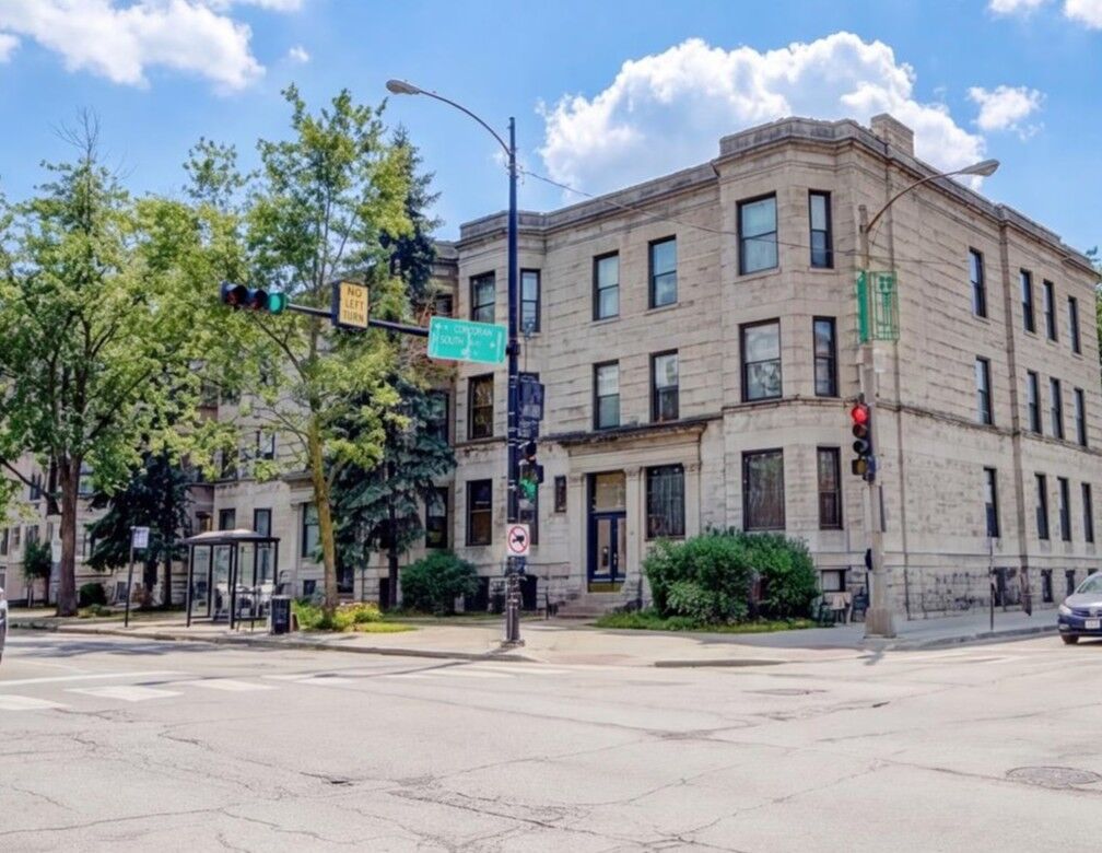 Property Photo:  342 N Austin Boulevard 1  IL 60302 