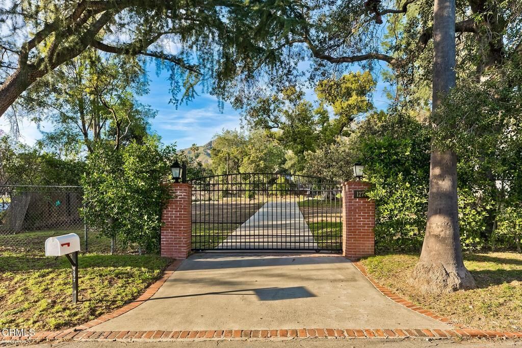 Property Photo:  1277 Rubio Street  CA 91001 