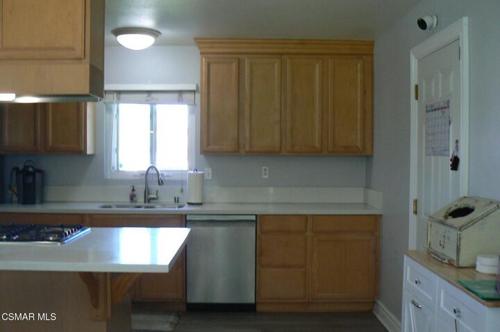 Property Photo:  1534 Acadia Street  CA 93063 