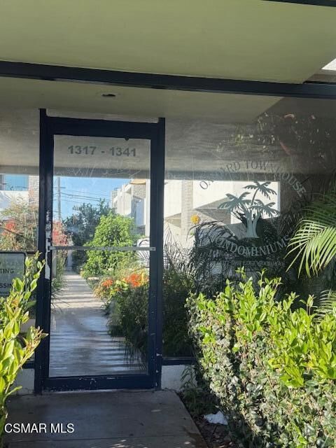 Property Photo:  1341 Edgewood Way 23  CA 93030 