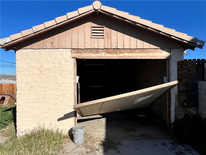 Property Photo:  1151 Flora  CA 92311 