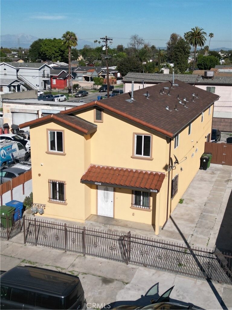 Property Photo:  10306 S Main Street 2  CA 90003 