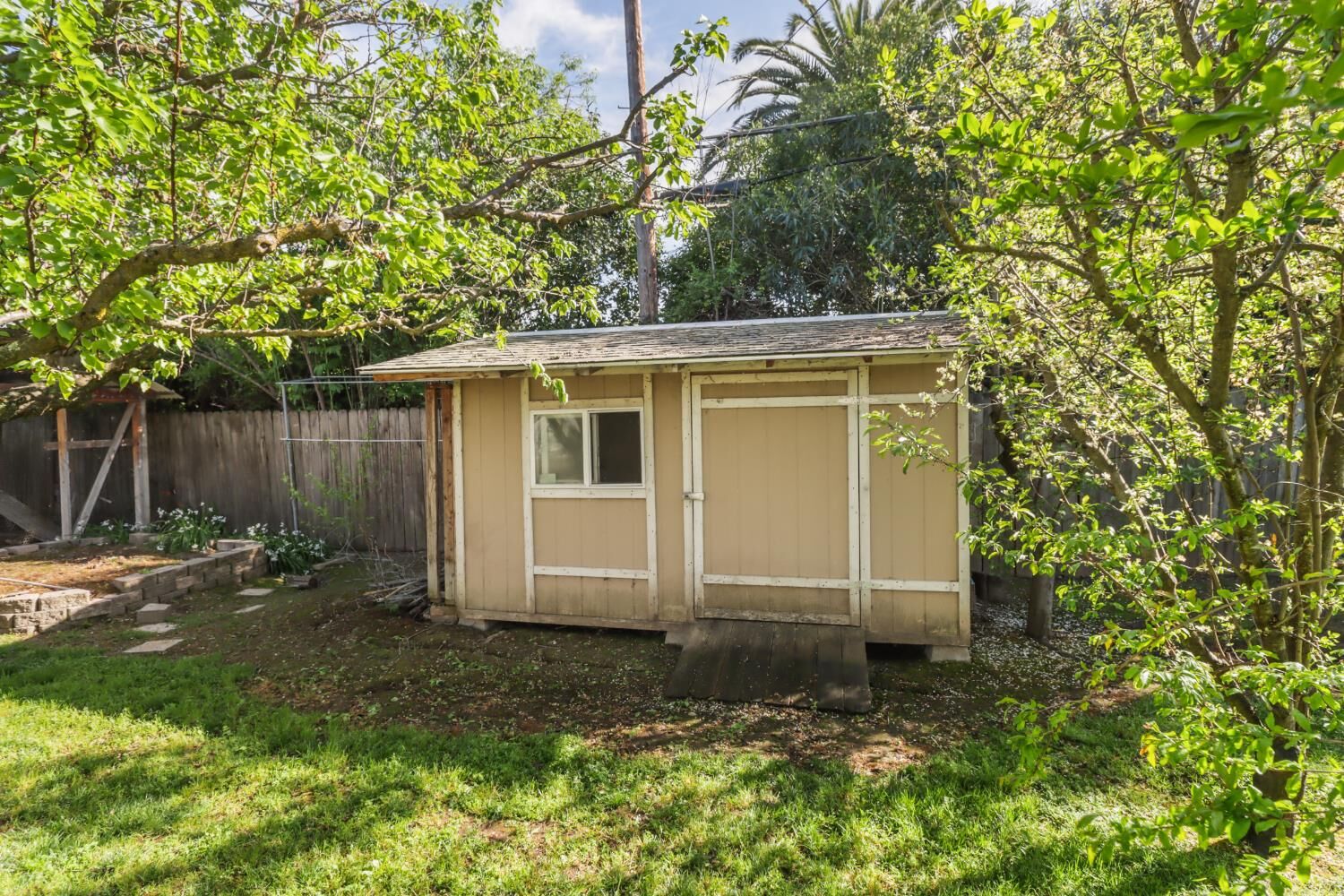 Property Photo:  5106 McKinney Way  CA 95608 
