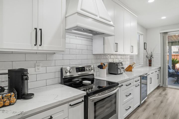 Property Photo:  648 Costa  CA 95648 