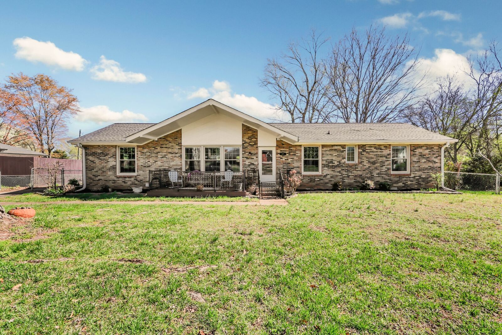 Property Photo:  2178 Allendale Dr  TN 37043 