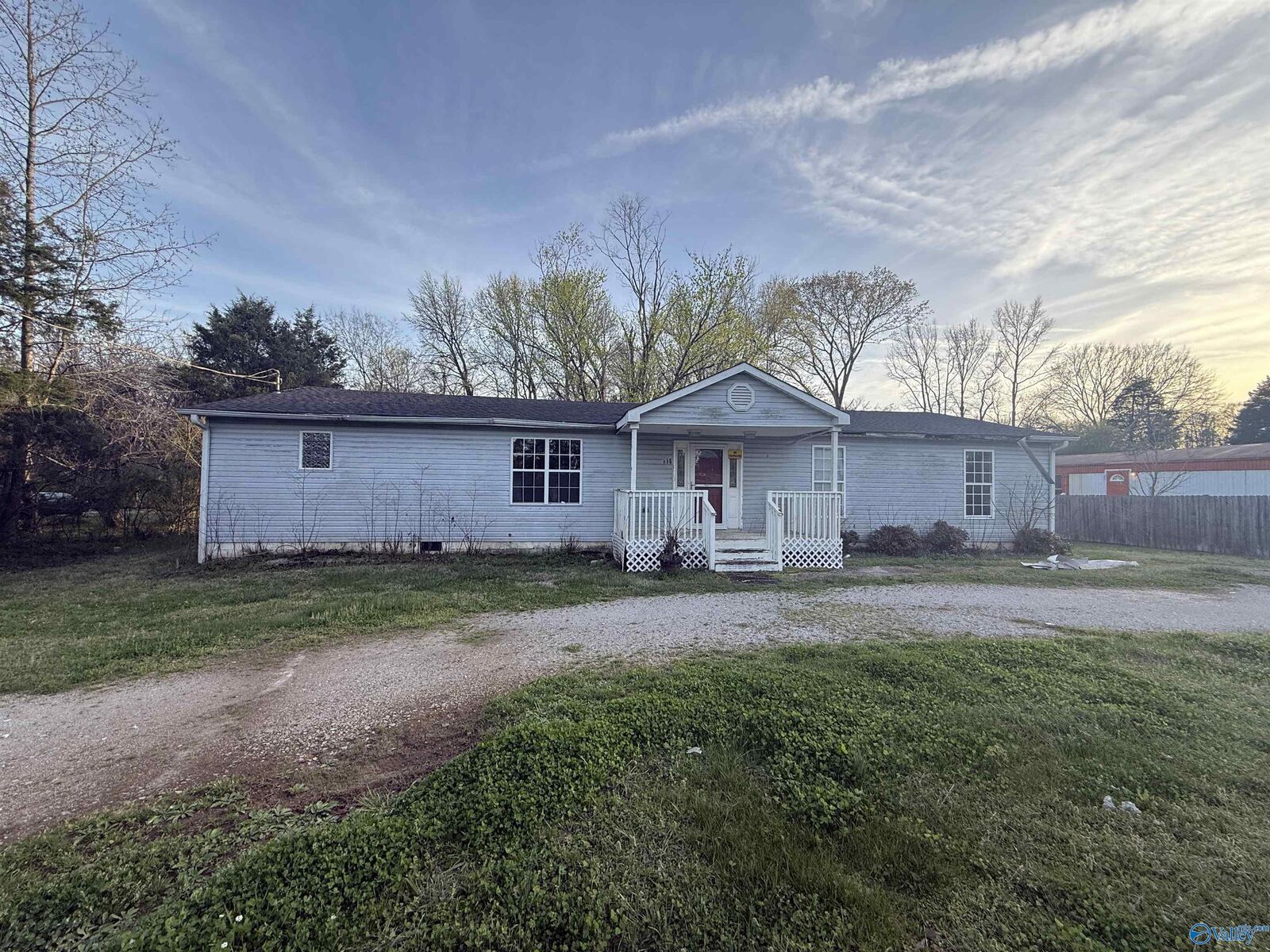 Property Photo:  886 Plummer Road NW  AL 35806 