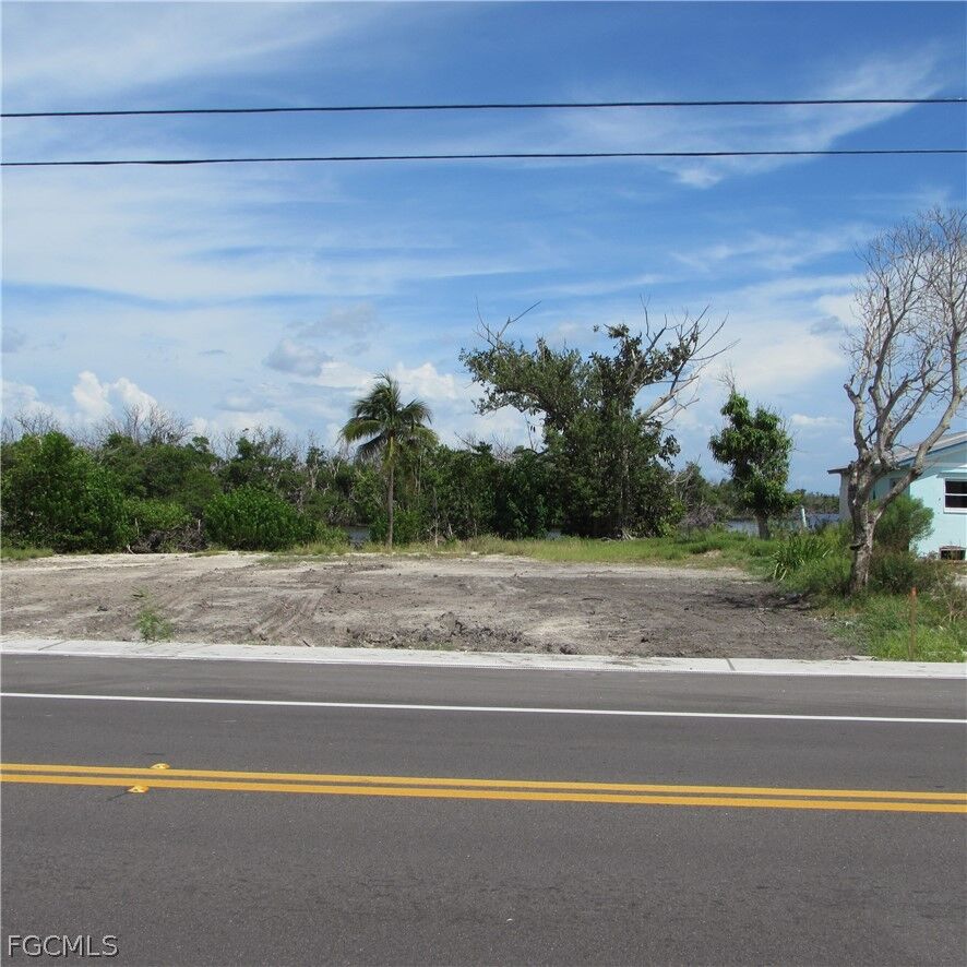 Property Photo: 4195 Pine Island Road NW FL 33993