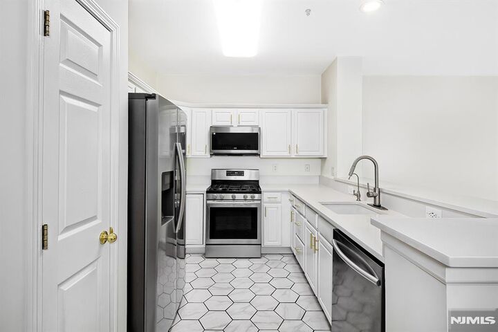 Property Photo: 133 Abbie Court NJ 07093