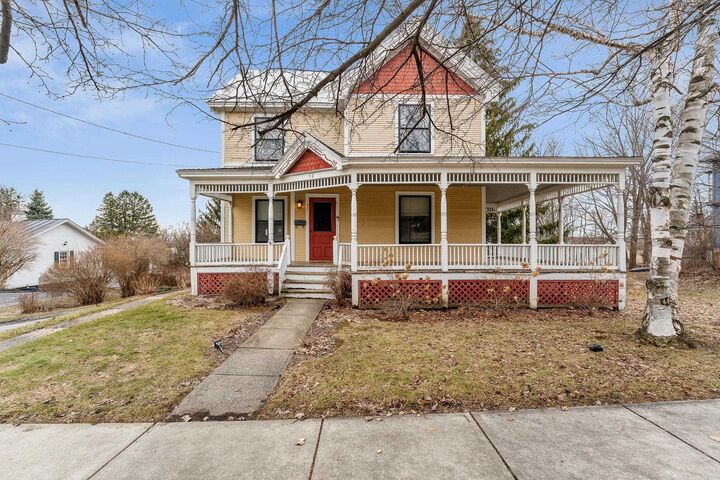 Property Photo:  92 High Street  VT 05478 