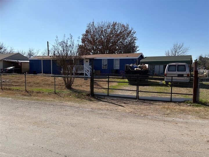 Property Photo:  209 County Road 4852  TX 76071 