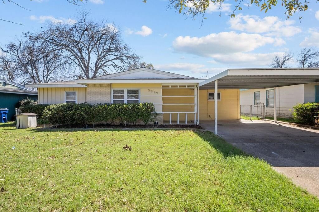 Property Photo:  5829 Holloway Street  TX 76114 