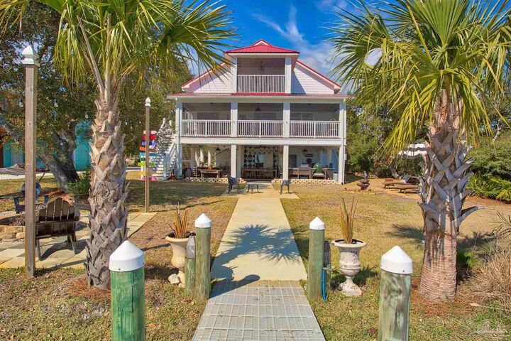 Property Photo: 5485 Soundside Dr FL 32563