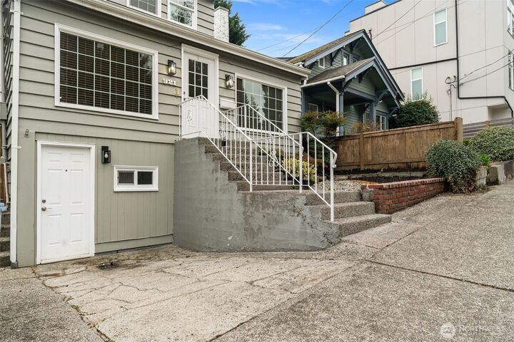 Property Photo:  921 N 50th Street  WA 98103 