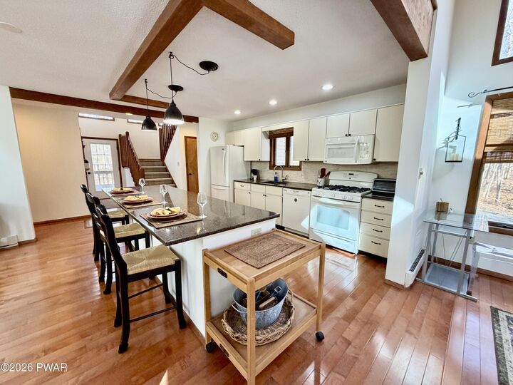 Property Photo:  811 Paddock Court  PA 18428 