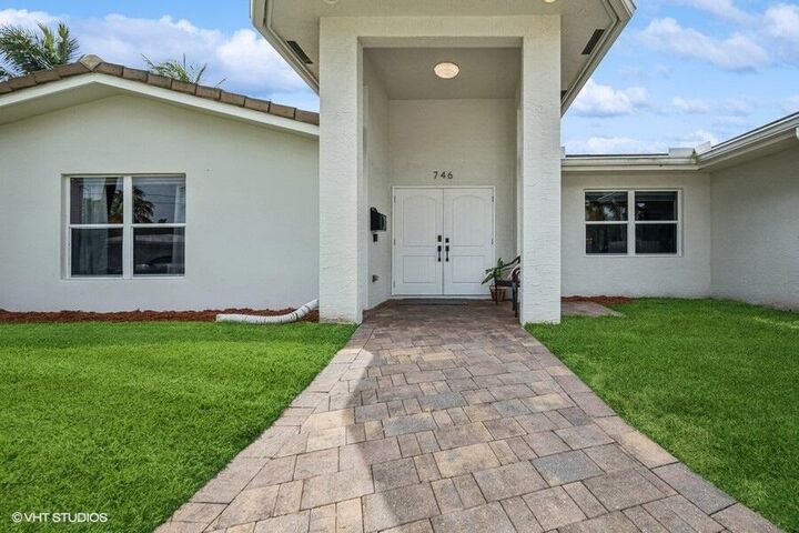 Property Photo: 746 SW 2nd Street FL 33486