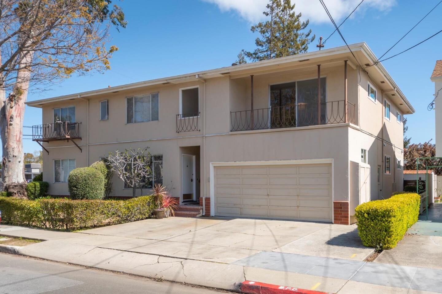 Property Photo:  815 Burlingame Avenue 4  CA 94010 