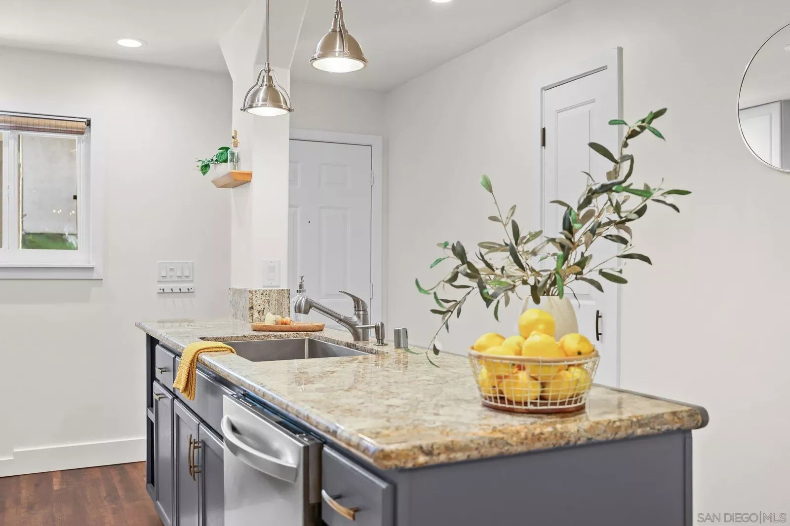 Property Photo: 4794 Arizona 209 CA 92116