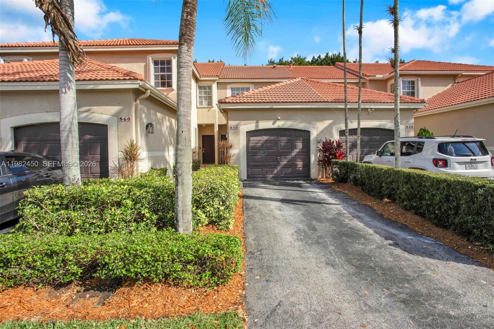Property Photo: 850 Sorrento Dr FL 33326