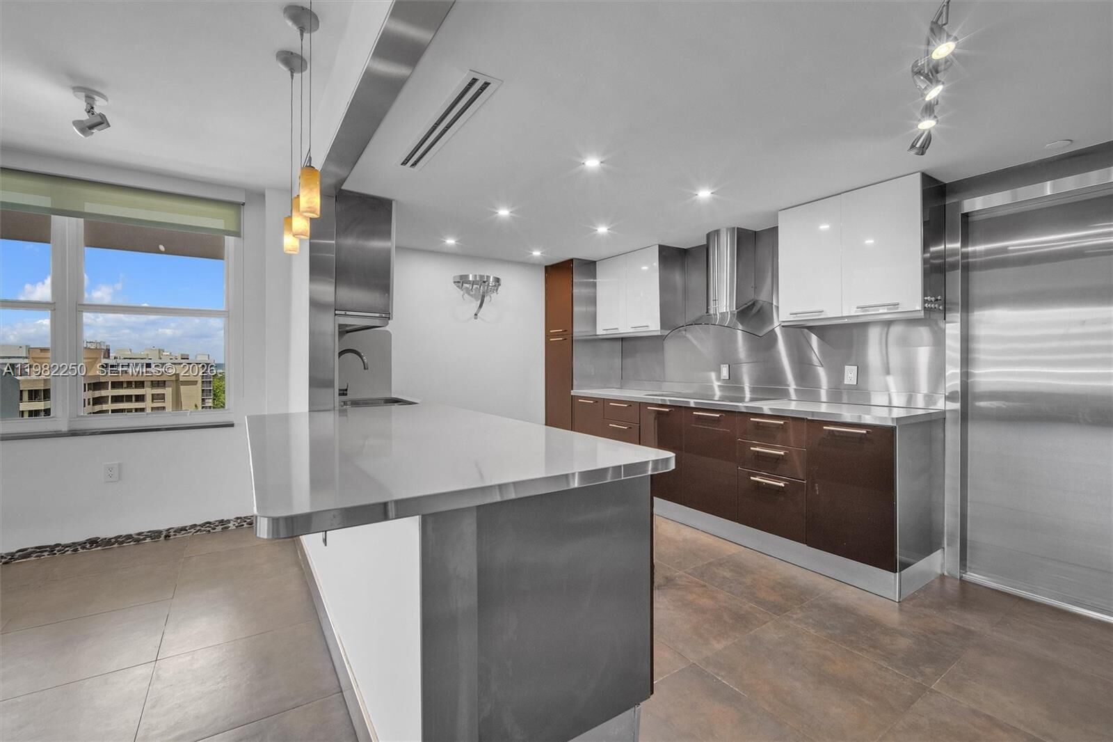 Property Photo: 199 Ocean Lane Dr 1009 FL 33149