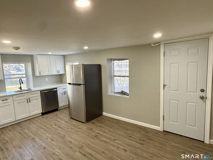 Property Photo:  205 Shaw Street B  CT 06320 