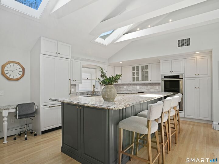 Property Photo:  10 Reimer Road  CT 06880 