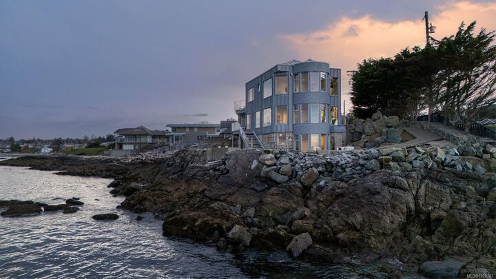 Property Photo:  2179 Crescent Rd  BC V8S 2H4 