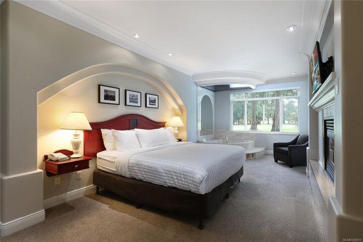 366 Clubhouse Dr 602/601B — photo 1