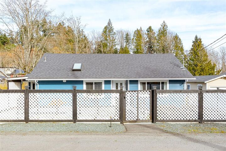 Property Photo: 2877 Cecelia St BC V0R 1K3
