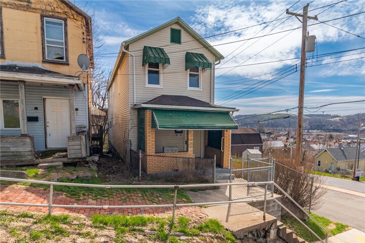 Property Photo: 700 6th St PA 15045