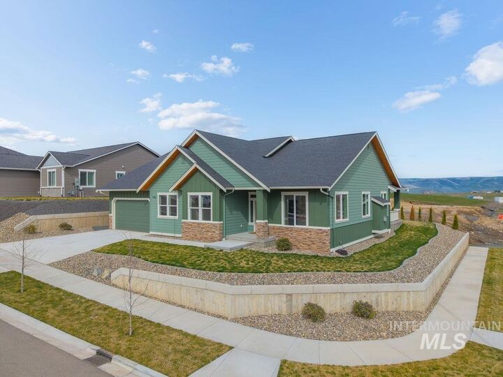 Property Photo: 1743 Golden Hills Drive ID 83501