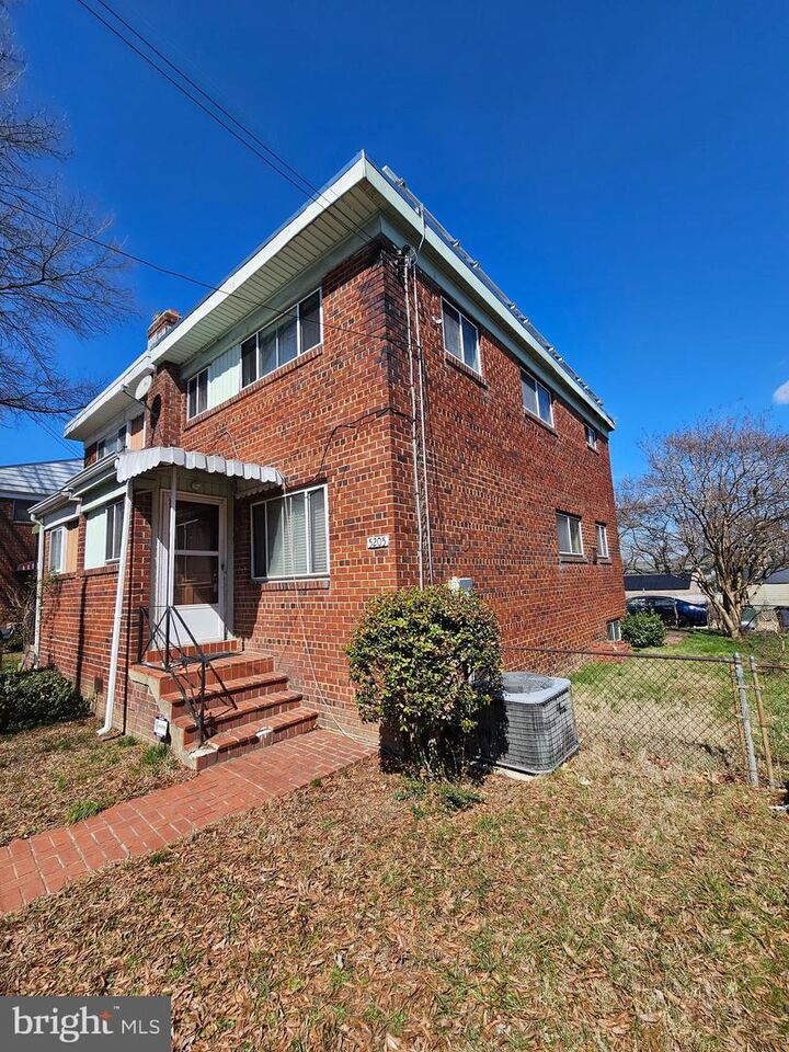 Property Photo:  5205 12th Street NE  DC 20011 